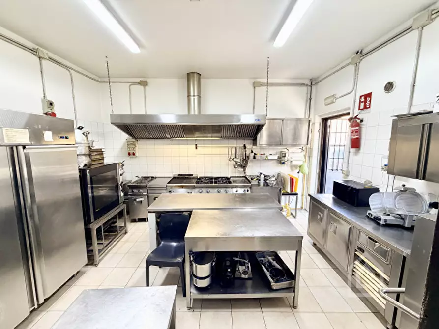 Immagine 21 di Attività commerciale in vendita  in Via Berruti 20 a Chivasso