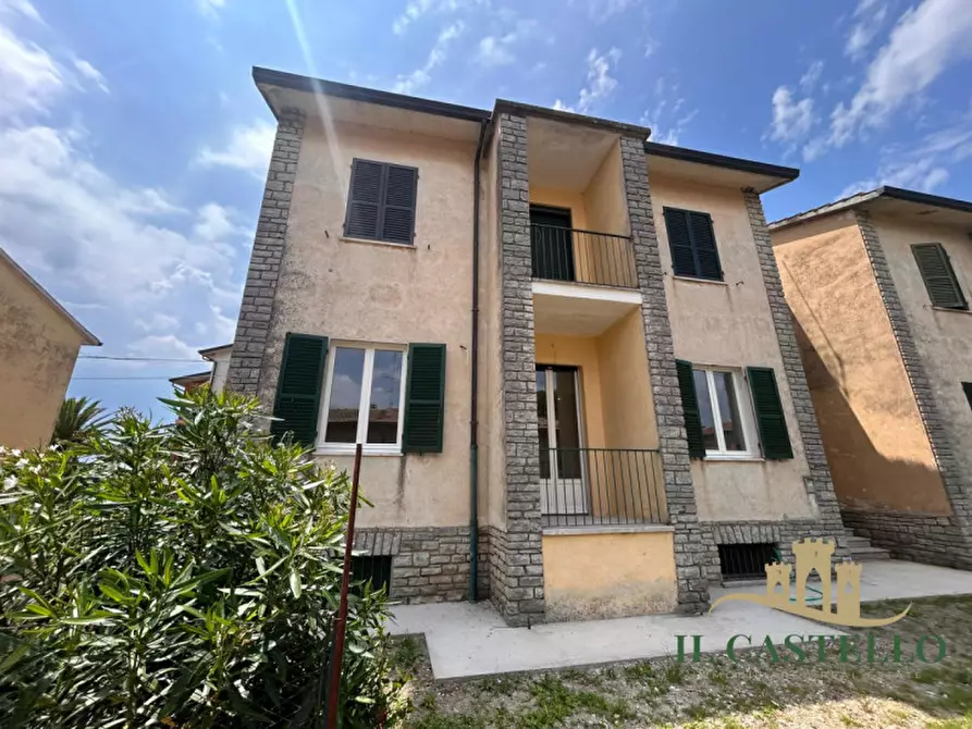 Immagine 1 di Appartamento in vendita  a Castiglione Del Lago