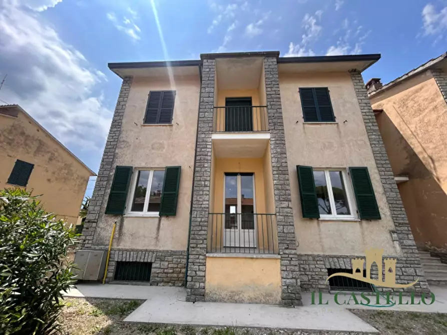 Immagine 17 di Appartamento in vendita  a Castiglione Del Lago
