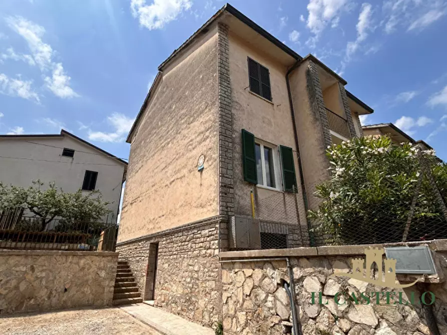 Immagine 18 di Appartamento in vendita  a Castiglione Del Lago