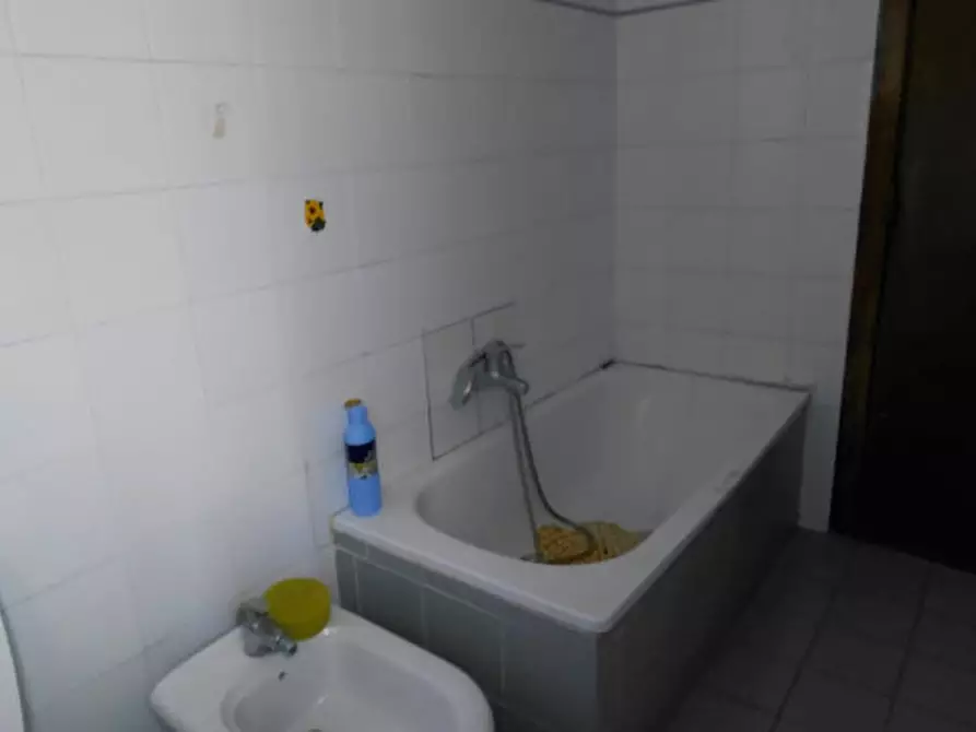 Immagine 7 di Appartamento in vendita  in via campania n.9 a Napoli