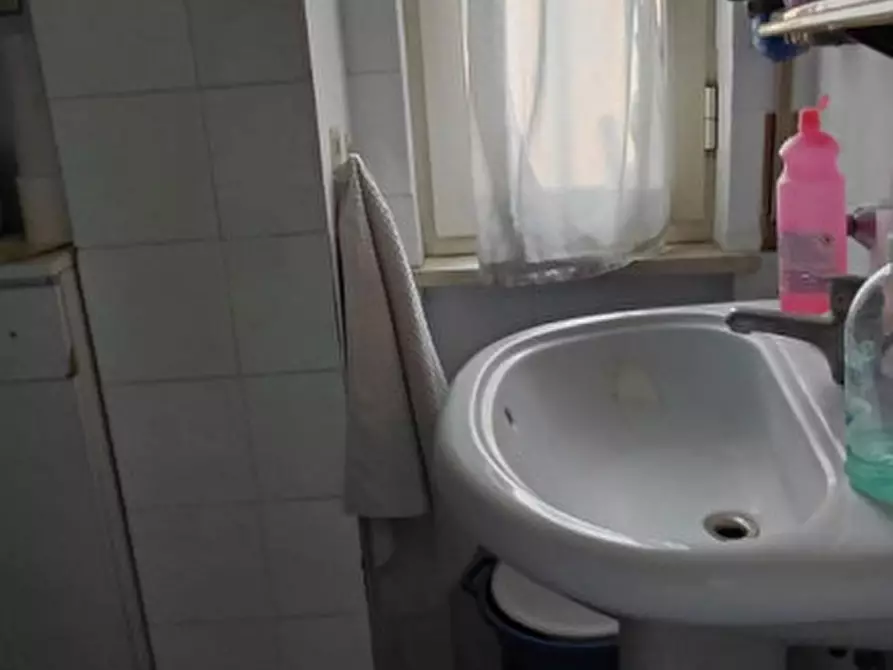 Immagine 8 di Appartamento in vendita  in via campania n.9 a Napoli