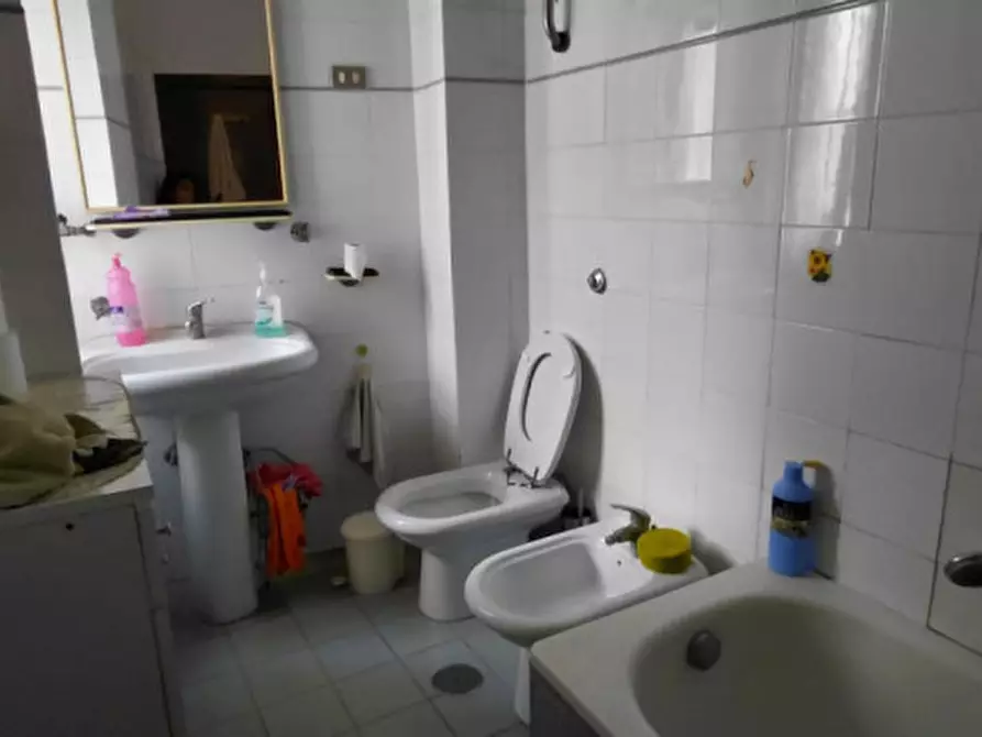 Immagine 9 di Appartamento in vendita  in via campania n.9 a Napoli
