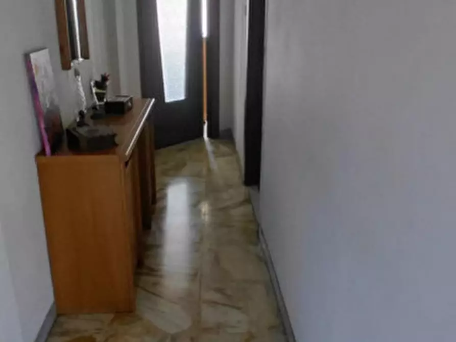Immagine 15 di Appartamento in vendita  in via campania n.9 a Napoli
