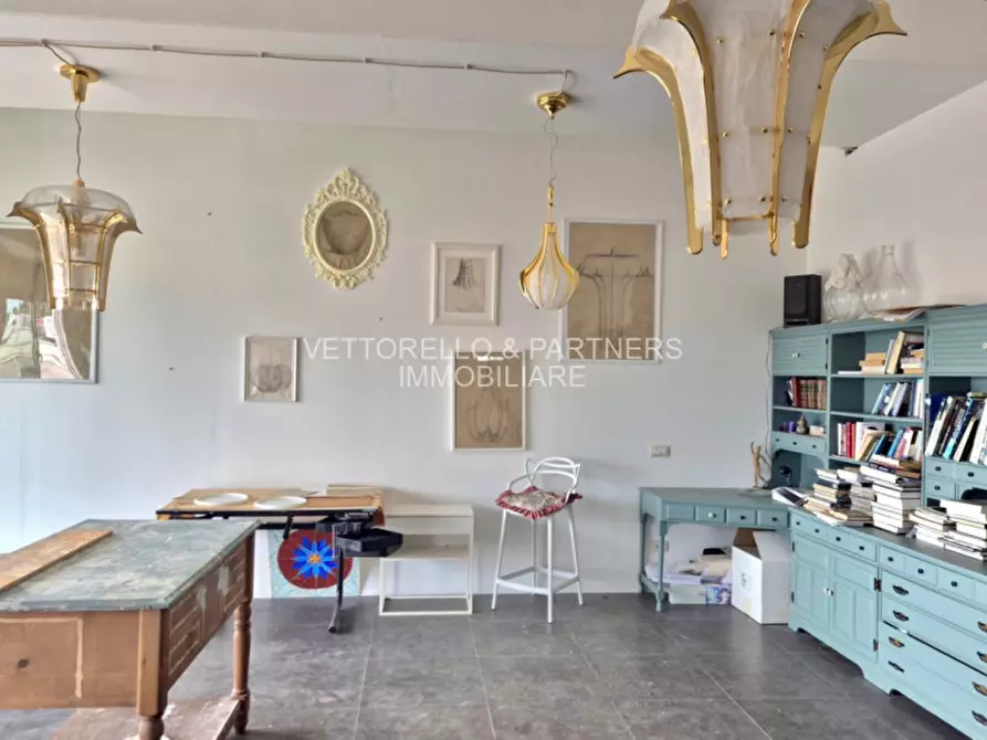 Immagine 2 di Negozio in vendita  in Via Niccolò Machiavelli 1 a Mogliano Veneto