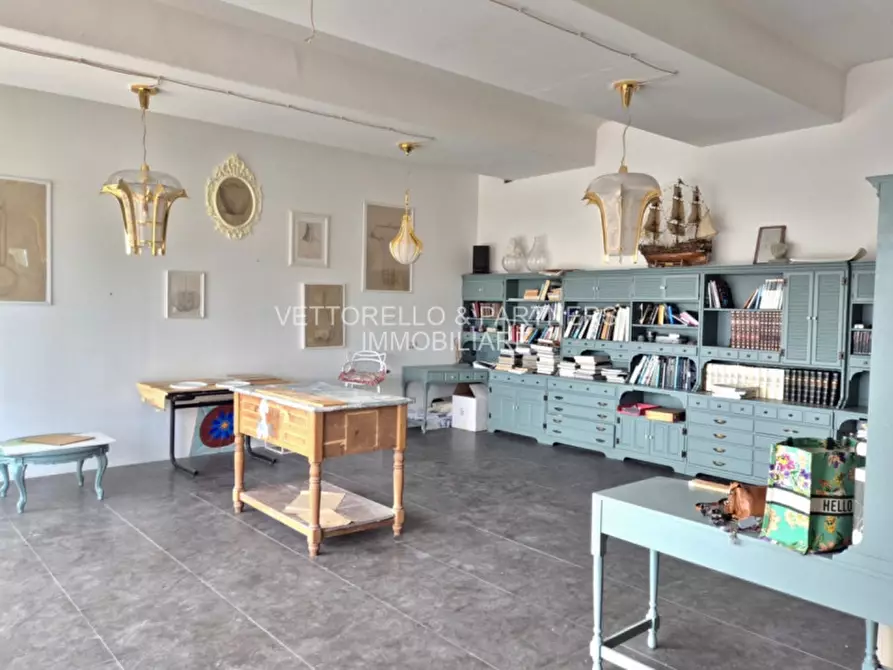 Immagine 3 di Negozio in vendita  in Via Niccolò Machiavelli 1 a Mogliano Veneto
