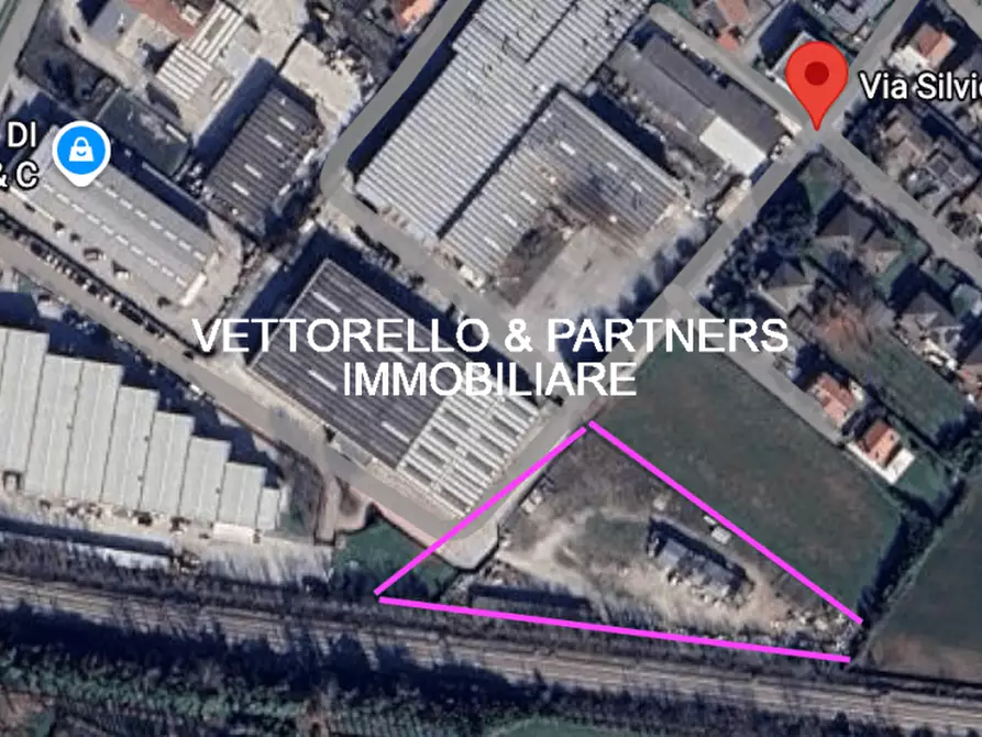Immagine 2 di Terreno in vendita  in Via Silvio Pellico a Paese
