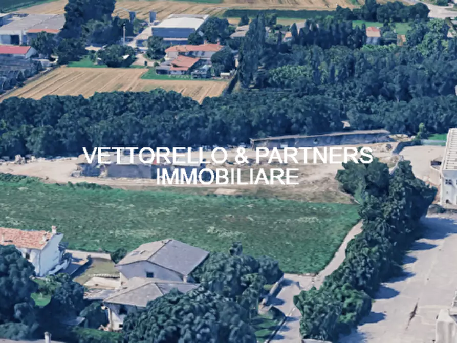 Immagine 4 di Terreno in vendita  in Via Silvio Pellico a Paese