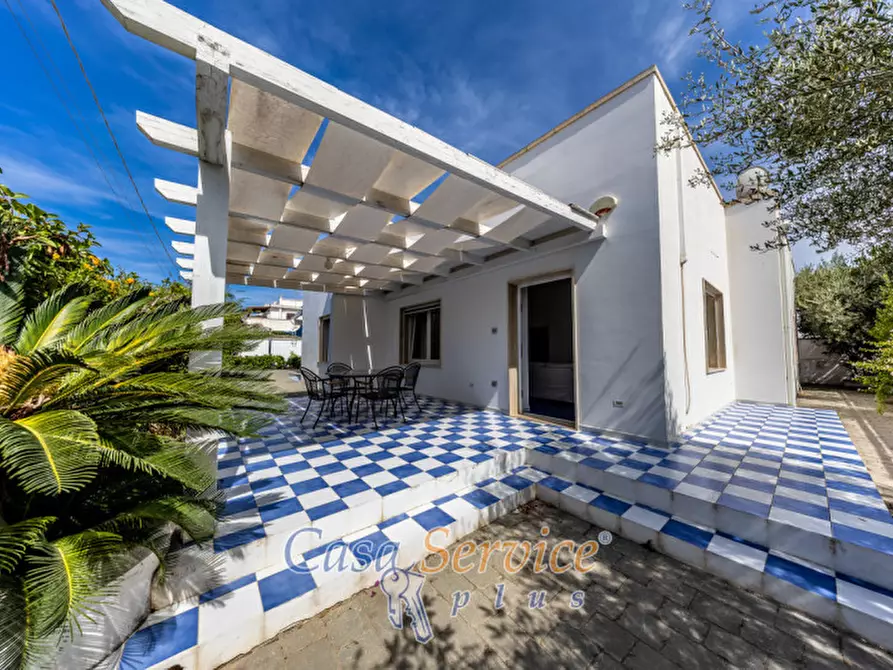 Immagine 1 di Villa in vendita  in Via degli Eroi a Ugento