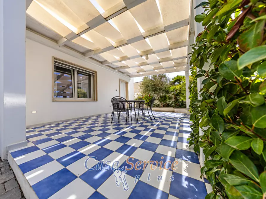Immagine 2 di Villa in vendita  in Via degli Eroi a Ugento