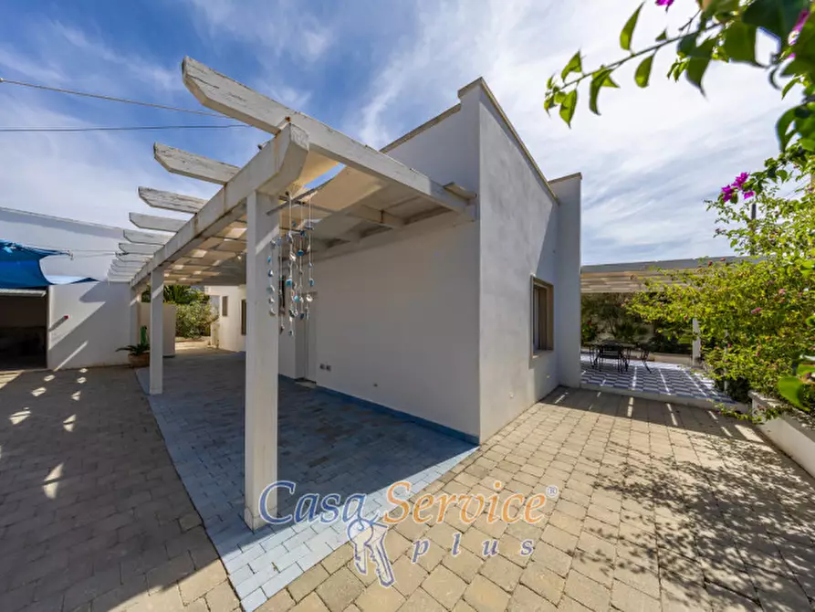 Immagine 3 di Villa in vendita  in Via degli Eroi a Ugento