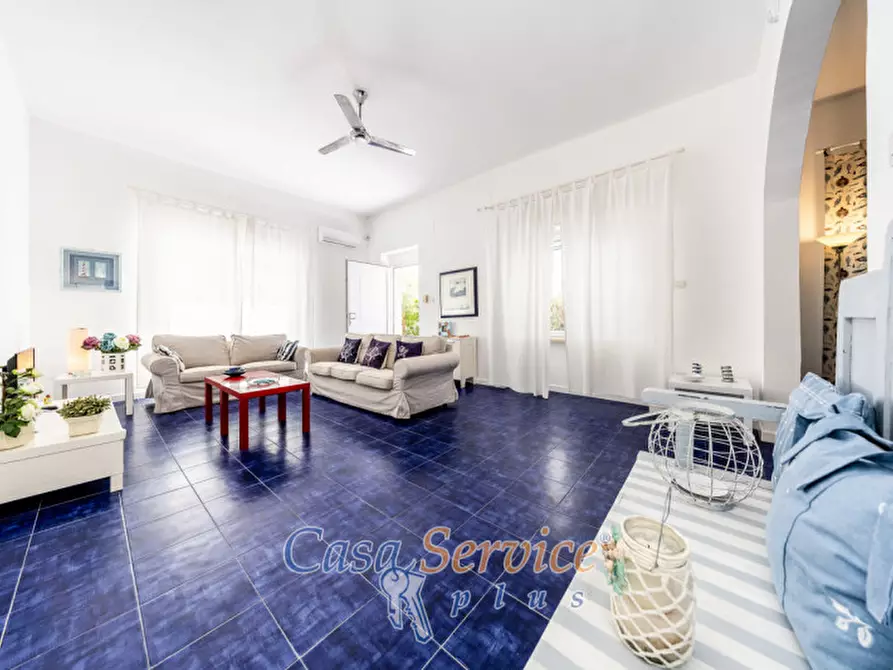 Immagine 10 di Villa in vendita  in Via degli Eroi a Ugento