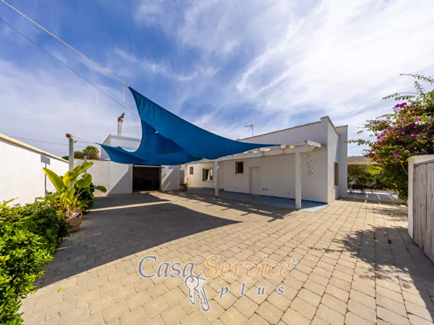 Immagine 33 di Villa in vendita  in Via degli Eroi a Ugento