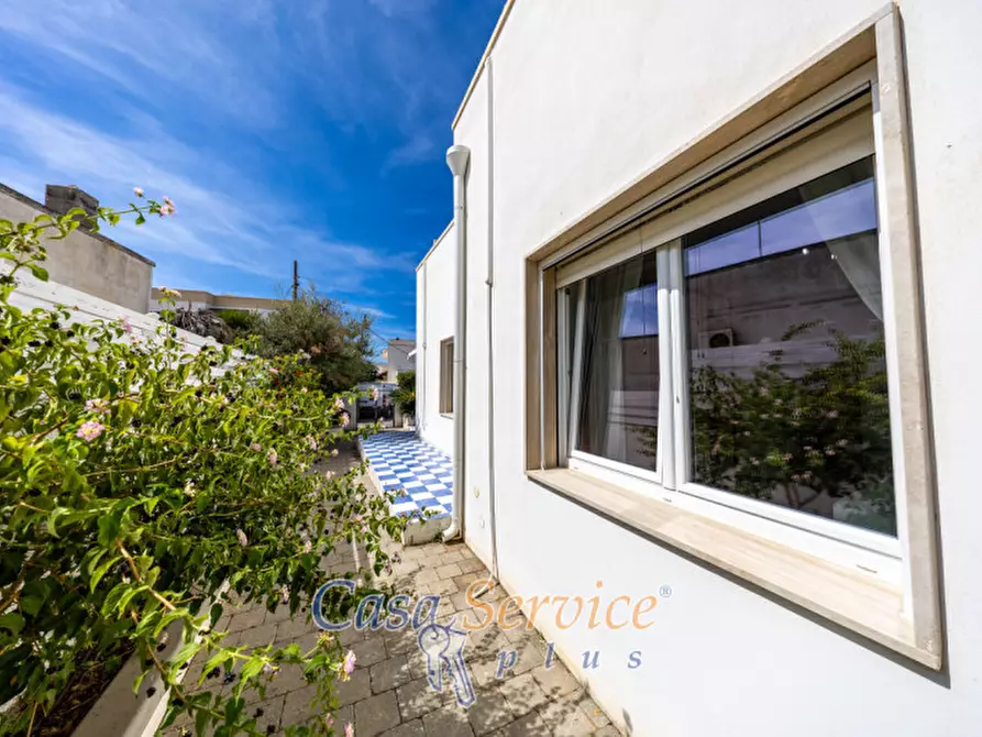 Immagine 37 di Villa in vendita  in Via degli Eroi a Ugento