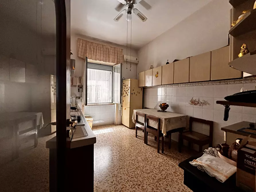 Immagine 3 di Appartamento in vendita  in via delle perle n°30 a Torre Del Greco