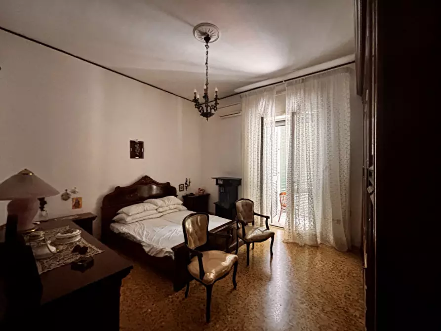 Immagine 5 di Appartamento in vendita  in via delle perle n°30 a Torre Del Greco