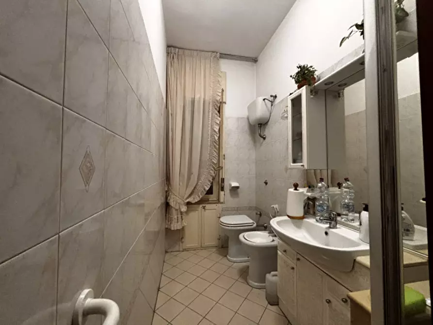Immagine 6 di Appartamento in vendita  in via delle perle n°30 a Torre Del Greco