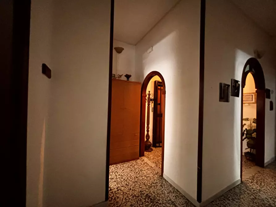 Immagine 9 di Appartamento in vendita  in via delle perle n°30 a Torre Del Greco