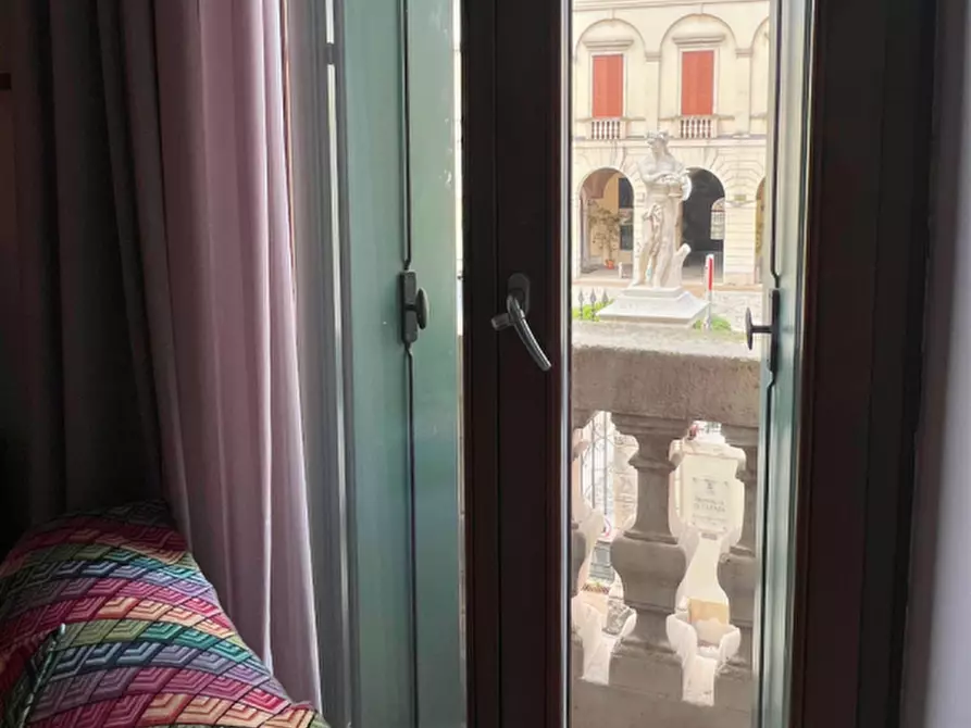 Immagine 8 di Appartamento in vendita  in Contrà Santi Apostoli a Vicenza