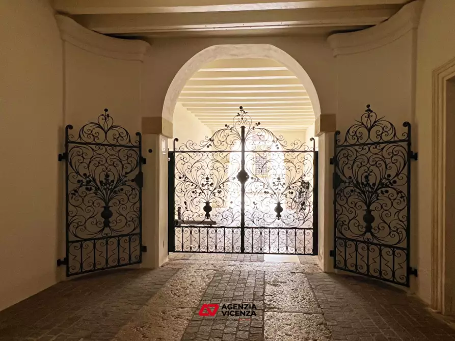 Immagine 20 di Appartamento in vendita  in Contrà Santi Apostoli a Vicenza