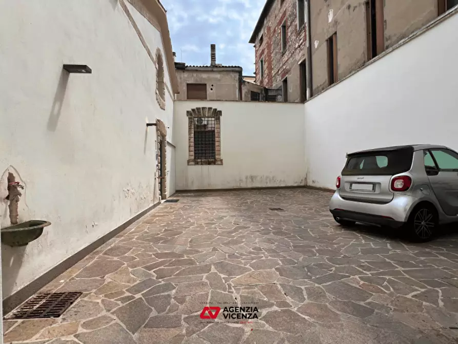 Immagine 21 di Appartamento in vendita  in Contrà Santi Apostoli a Vicenza