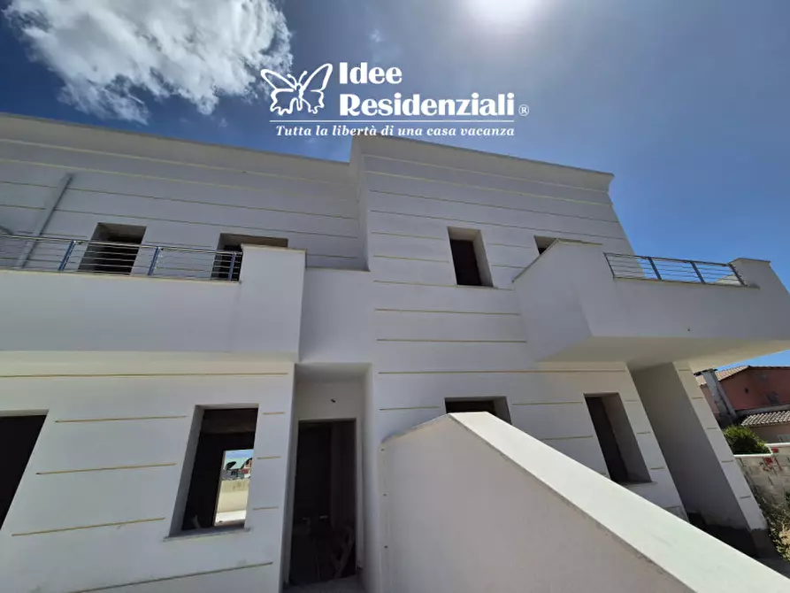 Immagine 2 di Villa in vendita  a Olbia