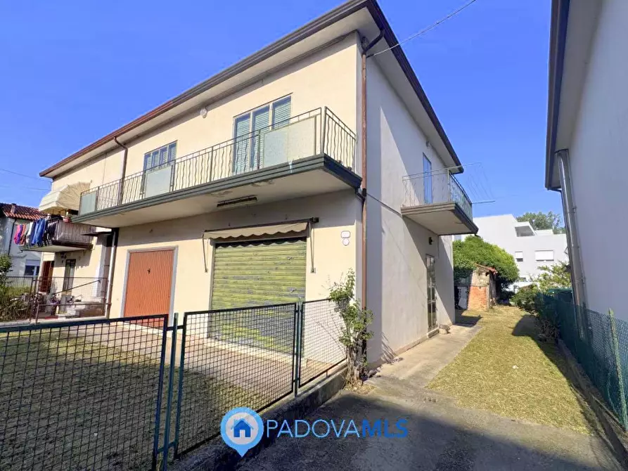 Immagine 1 di Casa indipendente in vendita  in Via Gattamelata a Padova
