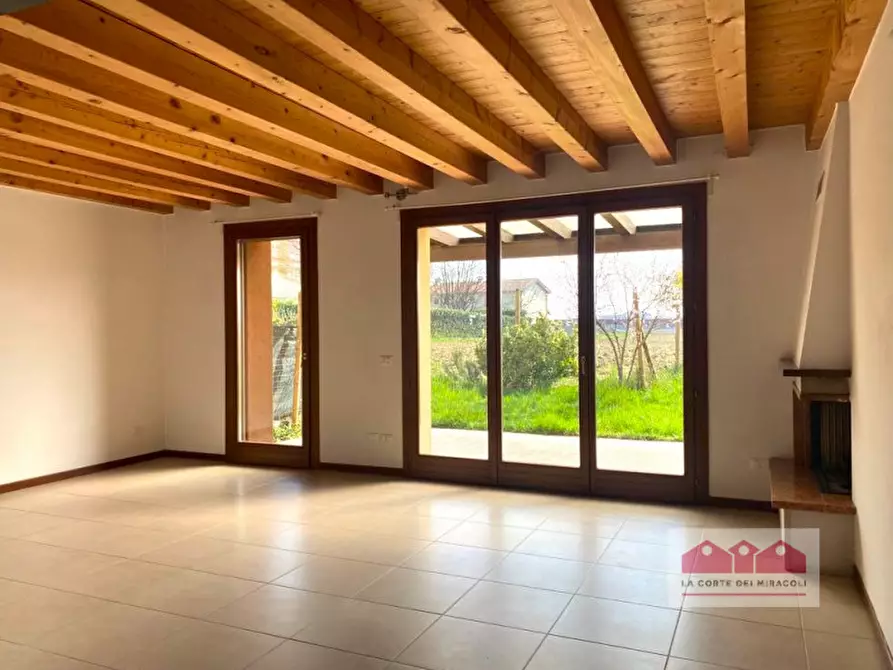 Immagine 1 di Casa bifamiliare in vendita  in Via Fornace a Costabissara