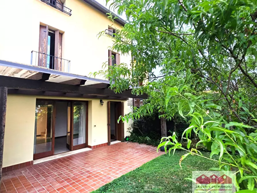 Immagine 1 di Casa bifamiliare in vendita  in Via Fornace a Costabissara