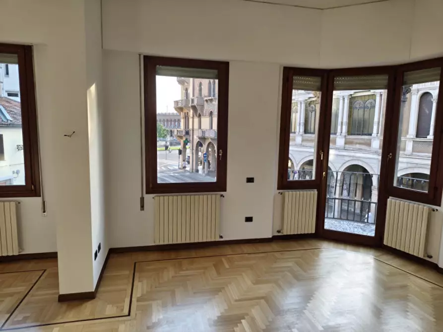 Immagine 1 di Appartamento in affitto  in Via Beato Luca Belludi a Padova