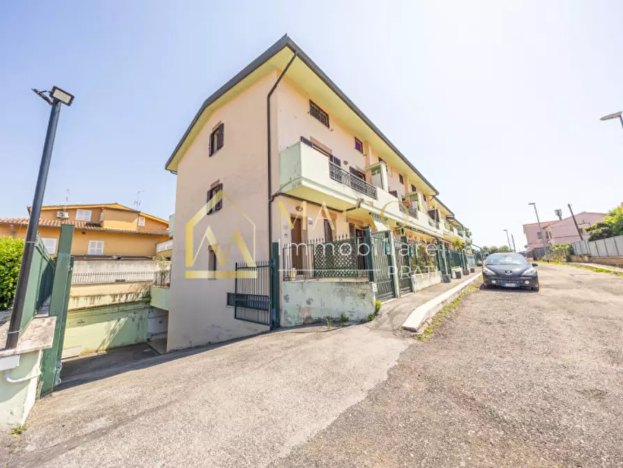 Immagine 64 di Villetta a schiera in vendita  in Via Rozzano a Roma