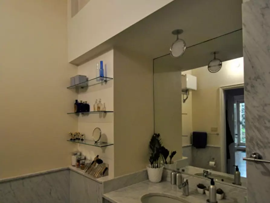Immagine 20 di Appartamento in affitto  in Via Antonio Cesari a Roma