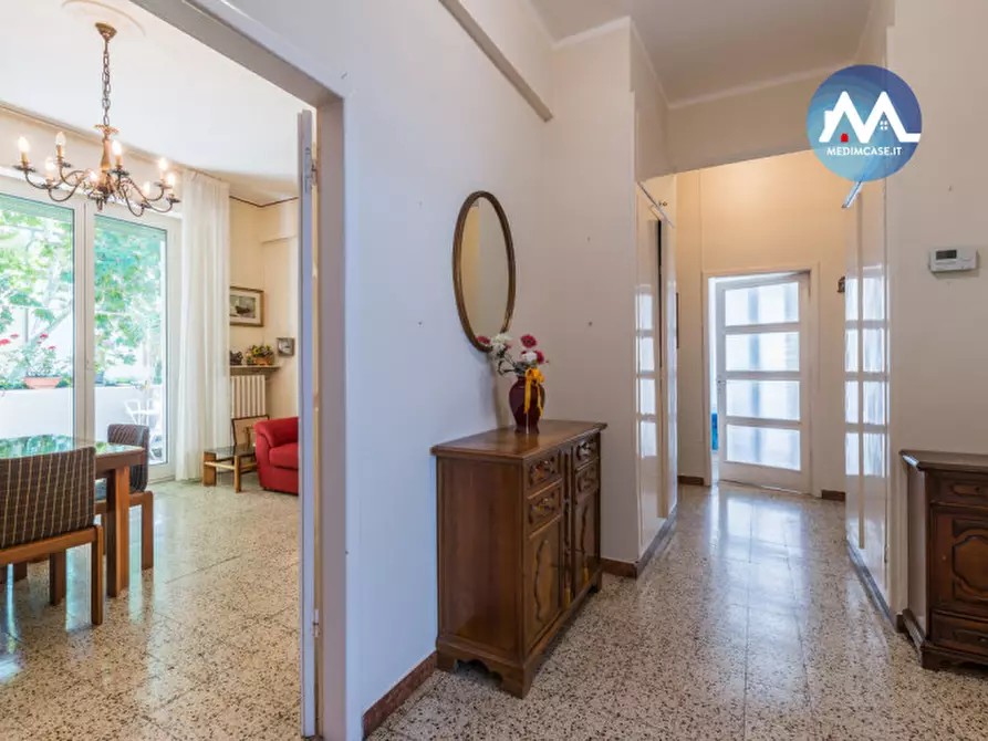 Immagine 12 di Appartamento in vendita  in Viale Cesare Battisti, 10 a Pesaro