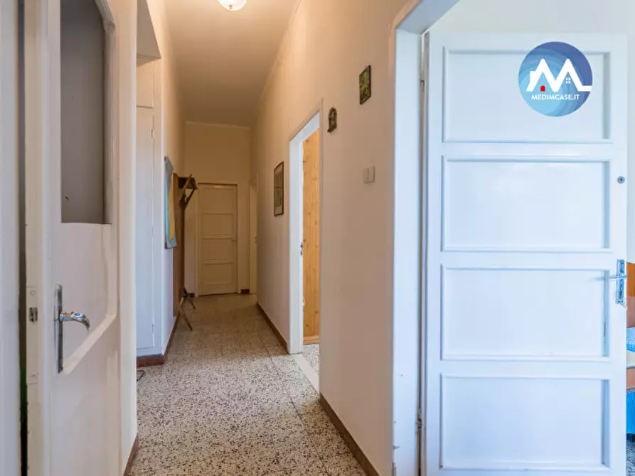 Immagine 15 di Appartamento in vendita  in Viale Cesare Battisti, 10 a Pesaro