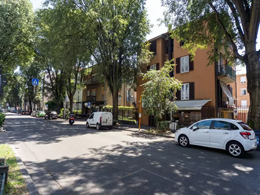 Immagine 14 di Negozio in affitto  in Viale Romagna 43 a Monza
