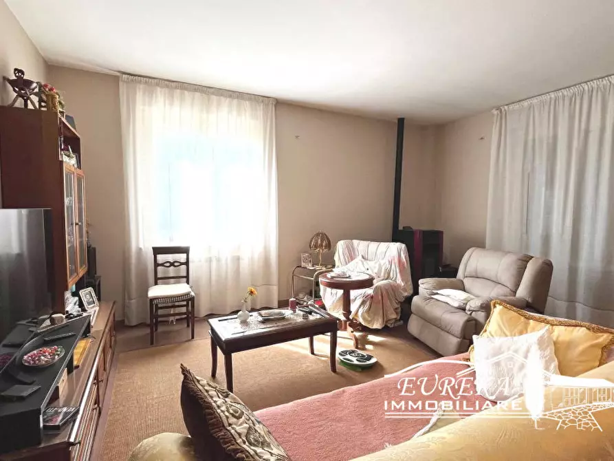 Immagine 2 di Appartamento in vendita  in Sanfatucchio a Castiglione Del Lago