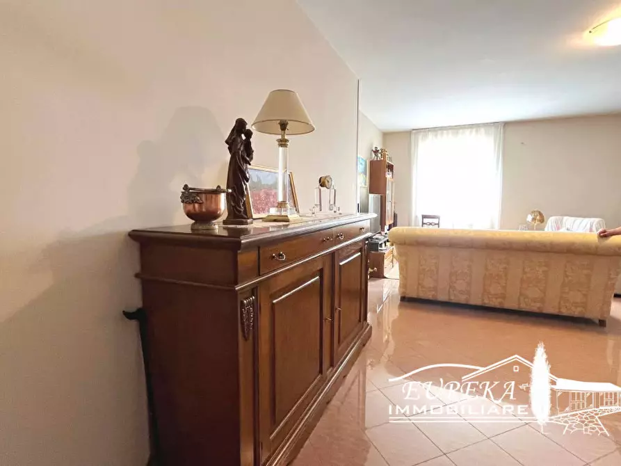 Immagine 3 di Appartamento in vendita  in Sanfatucchio a Castiglione Del Lago