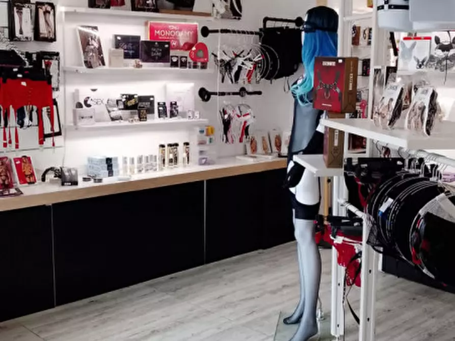 Immagine 7 di Negozio in affitto  in PIAZZALE DI PORTA AL PRATO a Firenze
