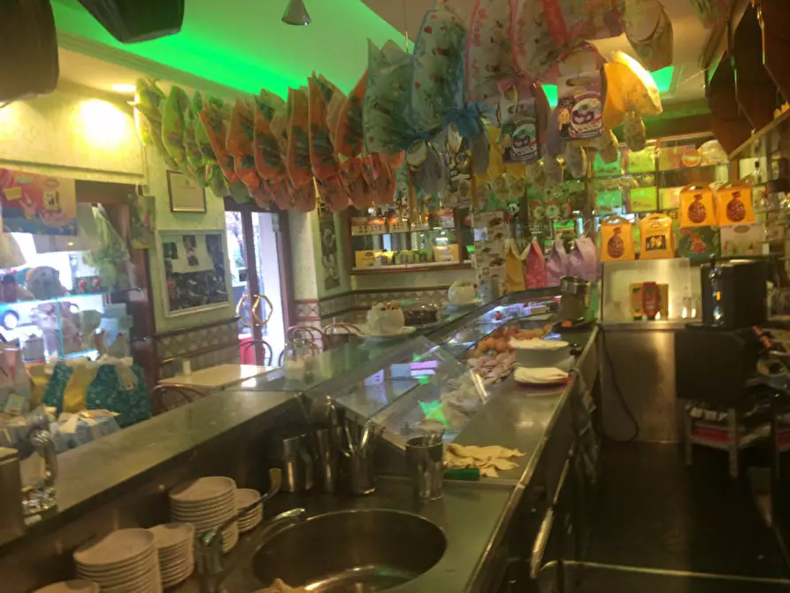 Immagine 16 di Attività commerciale in vendita  in Via Giacinto Carini a Roma