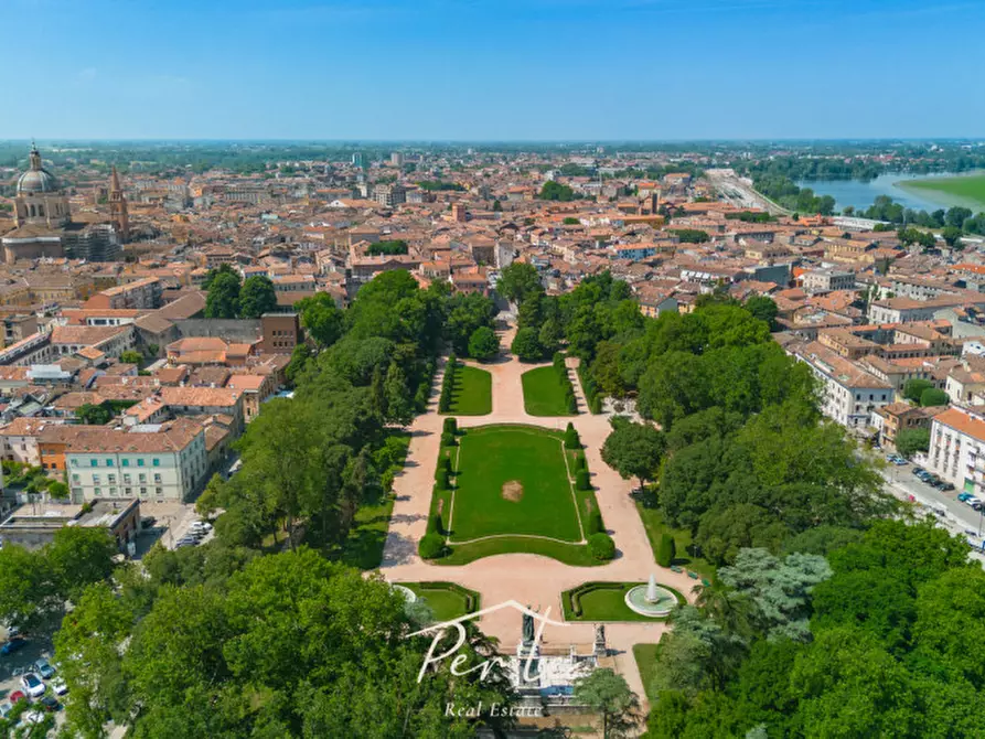 Immagine 36 di Casa indipendente in vendita  in Piazza Virgiliana 19 a Mantova