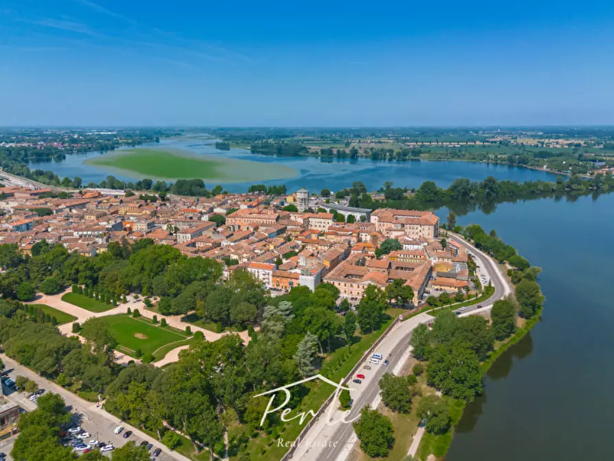 Immagine 38 di Casa indipendente in vendita  in Piazza Virgiliana 19 a Mantova