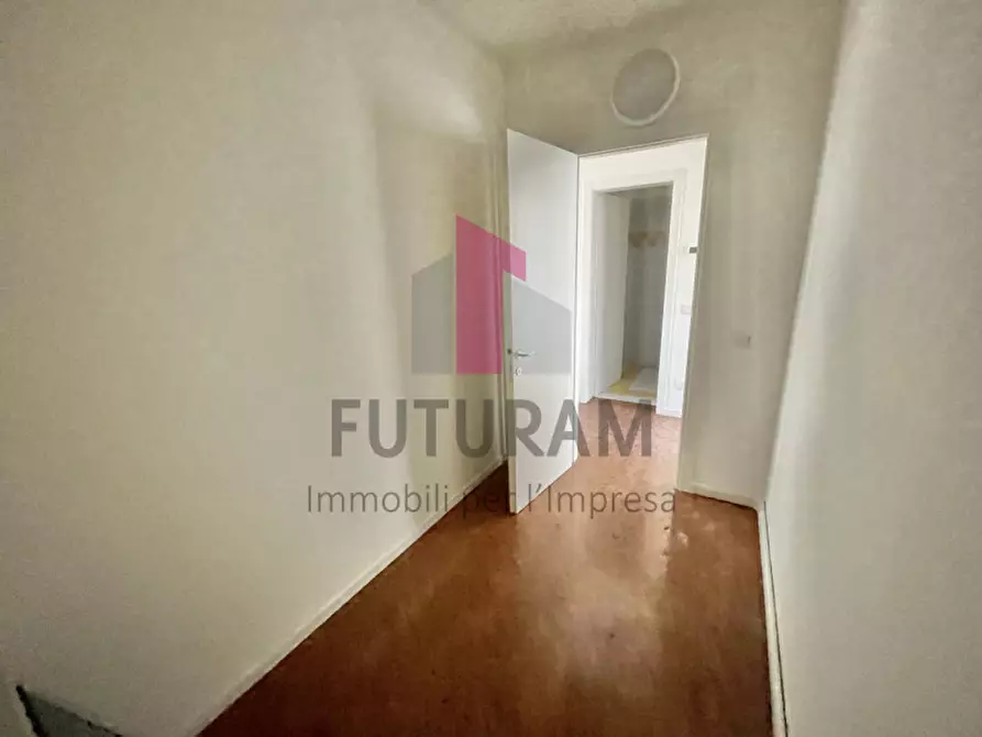Immagine 10 di Ufficio in affitto  a Arzignano