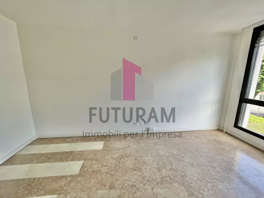 Immagine 13 di Ufficio in affitto  a Arzignano