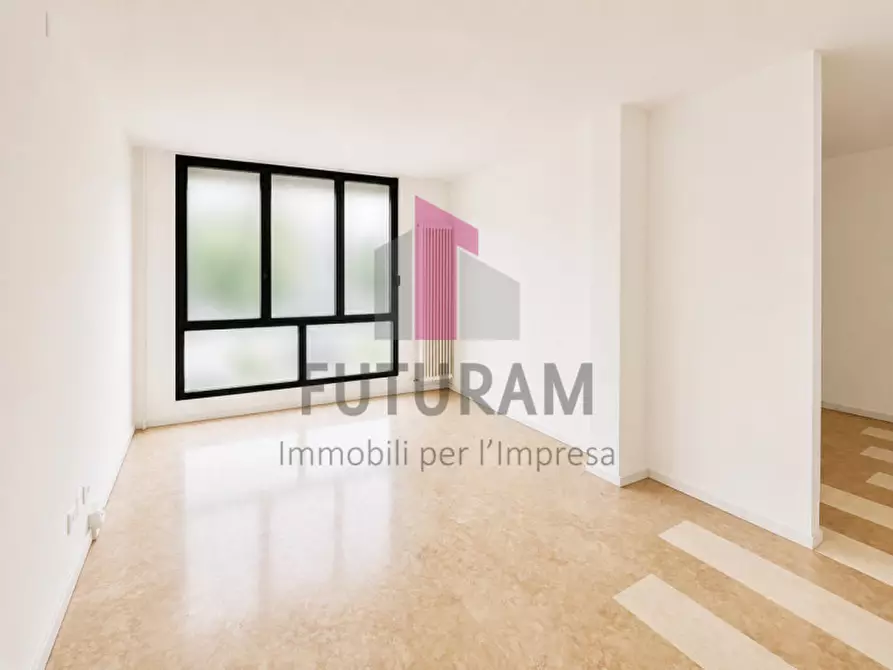 Immagine 17 di Ufficio in affitto  a Arzignano