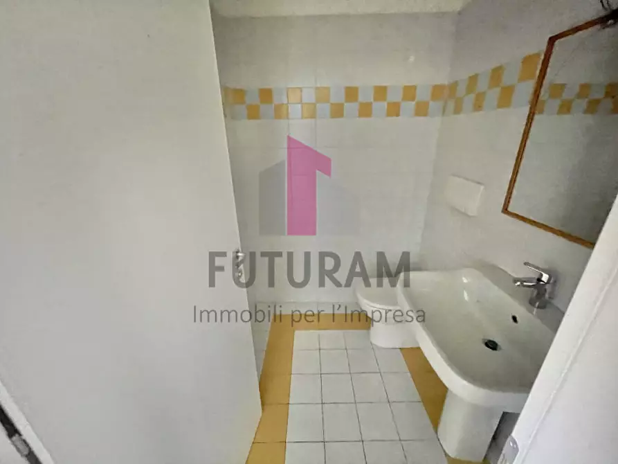 Immagine 29 di Ufficio in affitto  a Arzignano