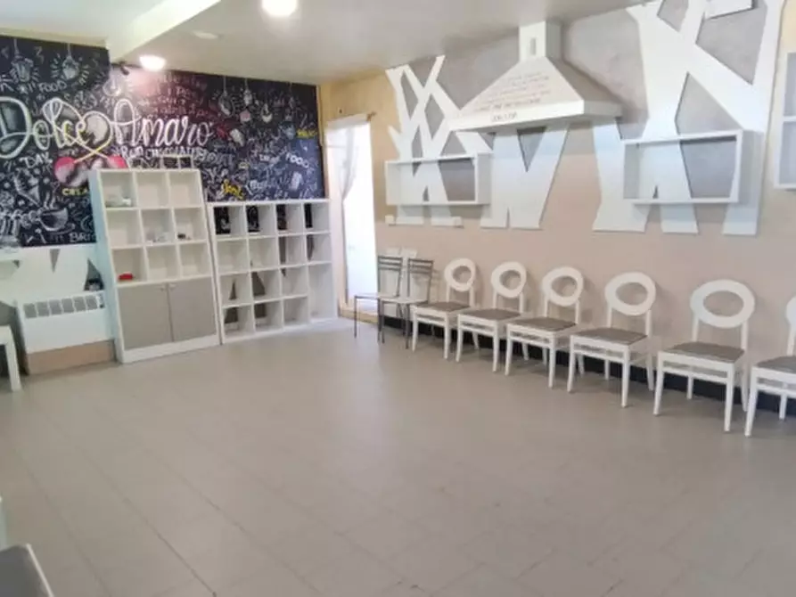 Immagine 3 di Negozio in vendita  in Viale del Pescatore a Ravenna