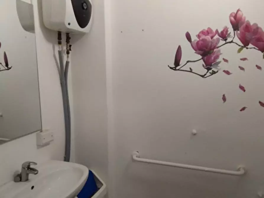 Immagine 4 di Negozio in vendita  in Viale del Pescatore a Ravenna