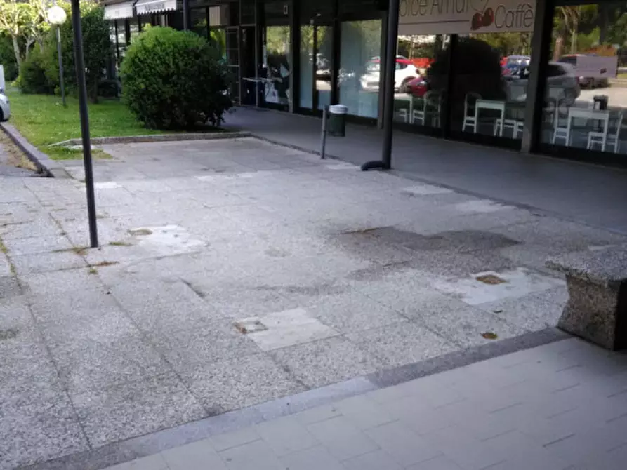Immagine 5 di Negozio in vendita  in Viale del Pescatore a Ravenna