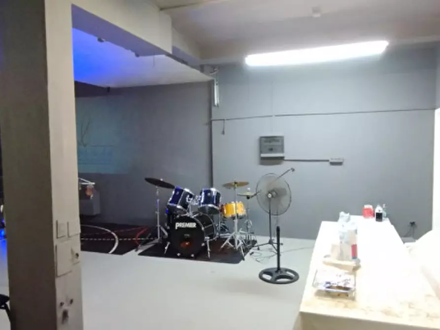 Immagine 8 di Negozio in vendita  in Viale del Pescatore a Ravenna