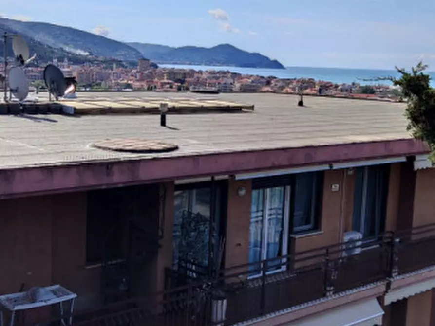 Immagine 13 di Palazzo in vendita  in Via A. E.  Devoto a Chiavari